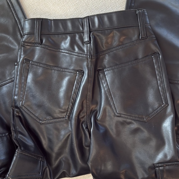 Abercrombie & Fitch 90s Relaxed Leather High Rise Cargo Pants - Picture 5 of 6